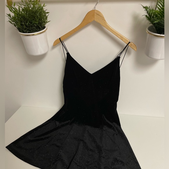 🐧2/$15 H&M Sparkly Sphagetti Strap A-Line Skater Dress - Picture 3 of 5